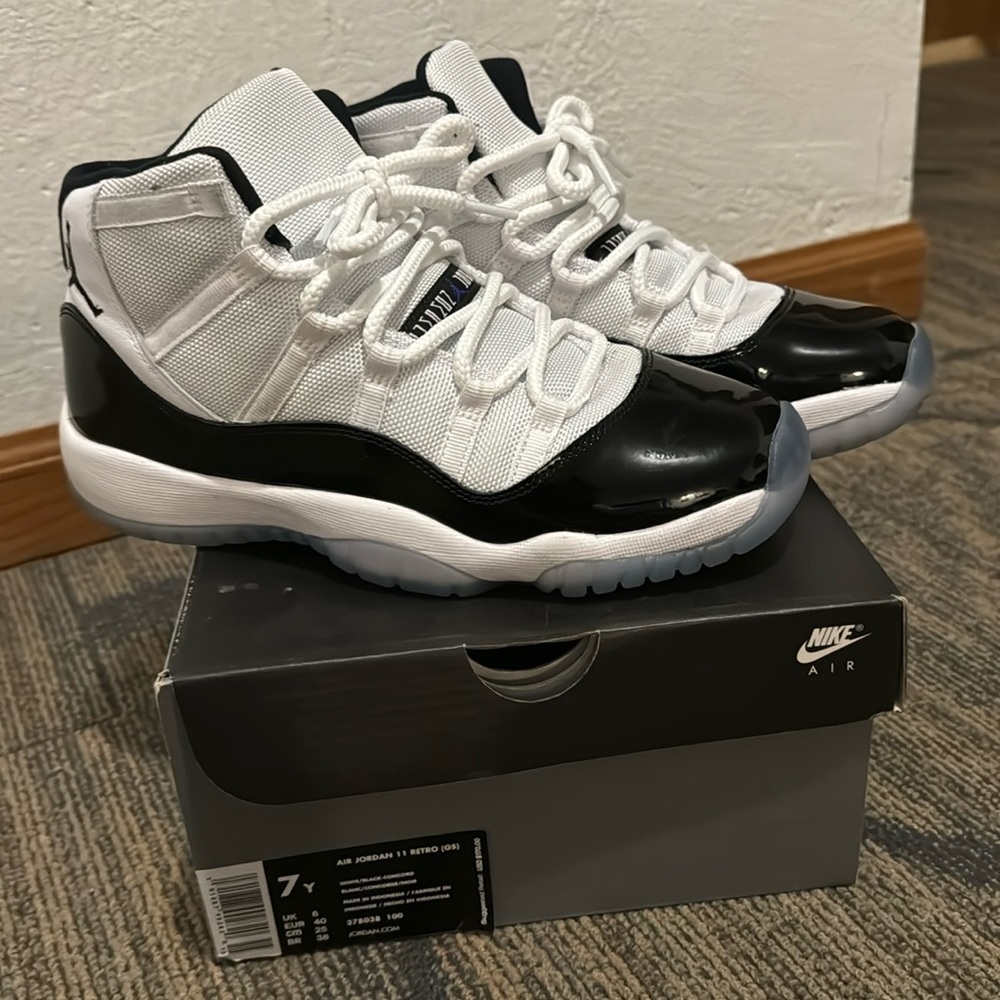 Jordan 11 Concord sz 7